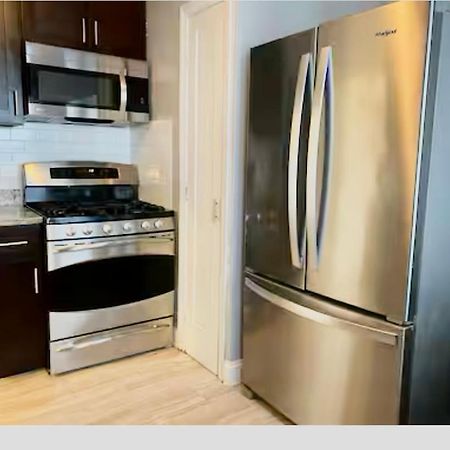 Cozy, Upstairs Apartment Pets Welcome With Fee Family Friendly Close To Everything 클리블랜드 외부 사진