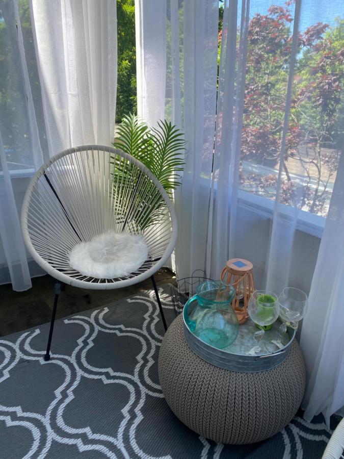 Cozy, Upstairs Apartment Pets Welcome With Fee Family Friendly Close To Everything 클리블랜드 외부 사진